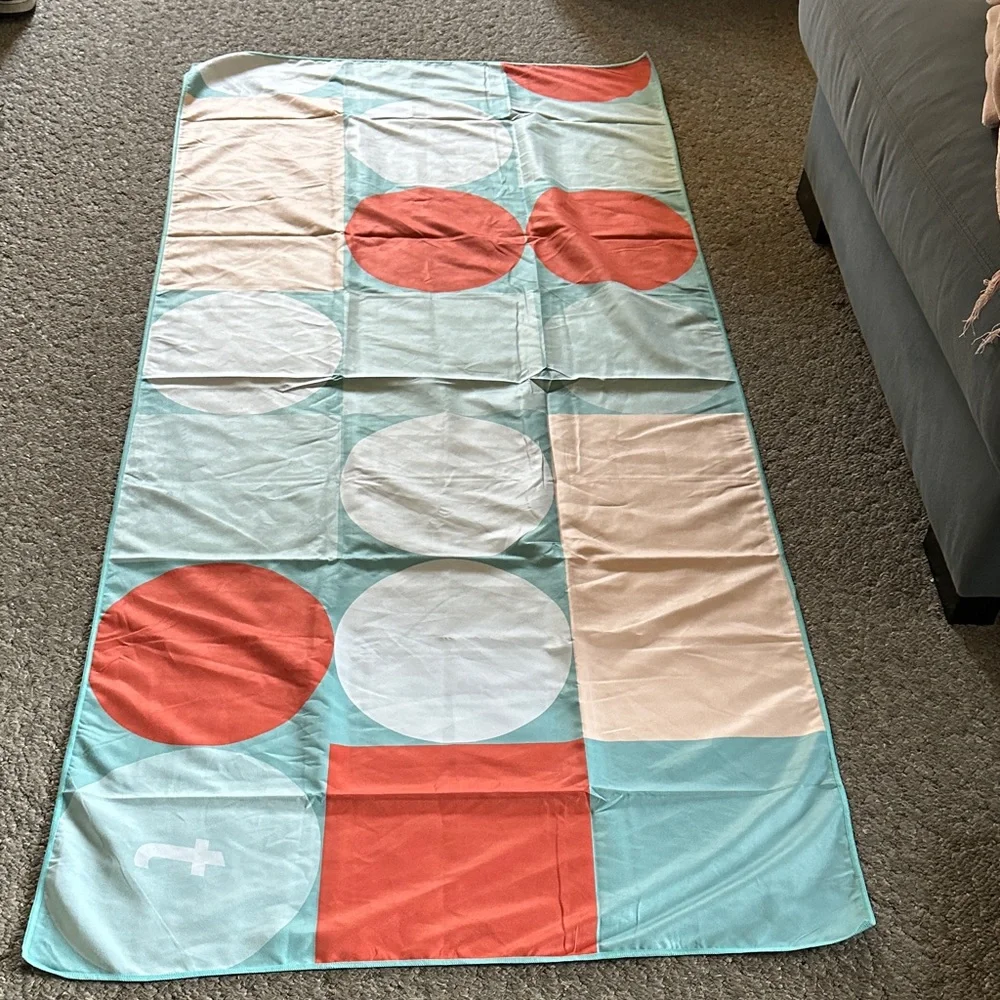 NWOT Polkadot Beach Mat Towel Light Blue